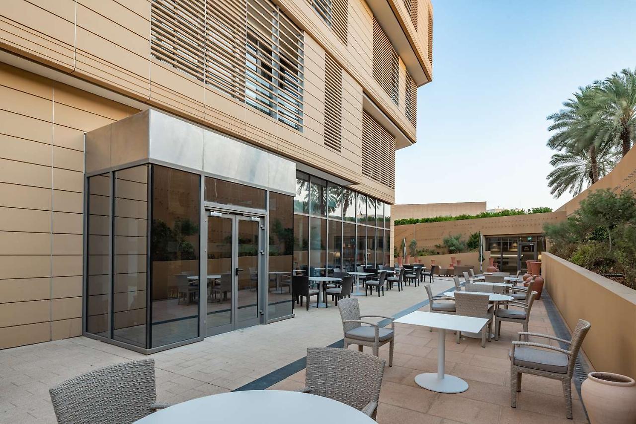 Radisson Blu Hotel & Residence, Riyadh Diplomatic Quarter Exterior foto